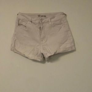Size 9 Women’s White Jean Shorts